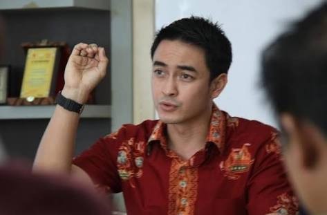 Gubernur Jambi terpilih , Zumi Zola